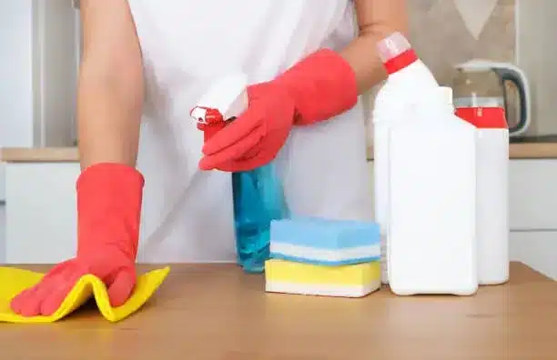 Produits nettoyants toutes surfaces